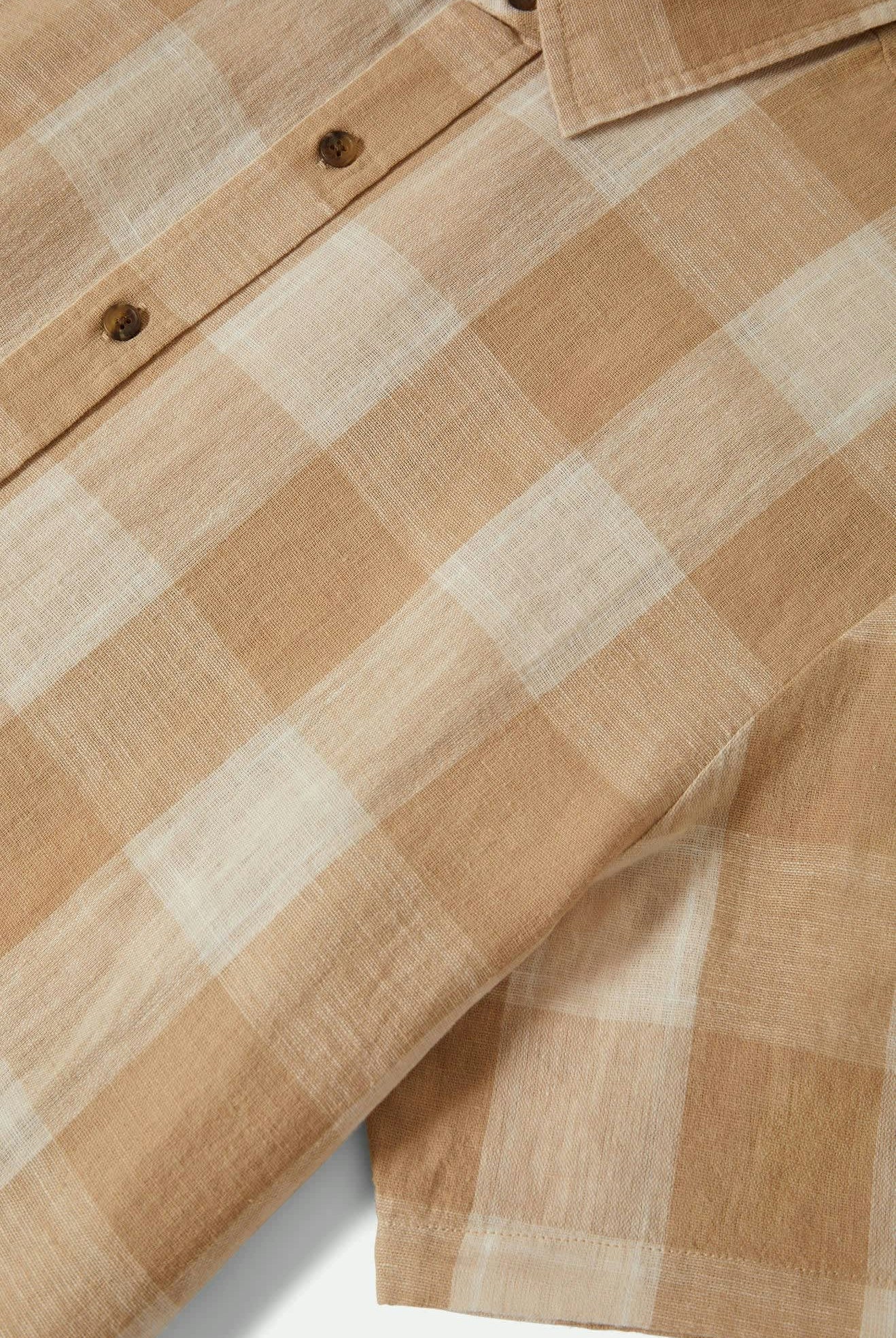 Men's Cru Linen Blend S/S Shirt in the color Off White/Sand - Additional Laydown image