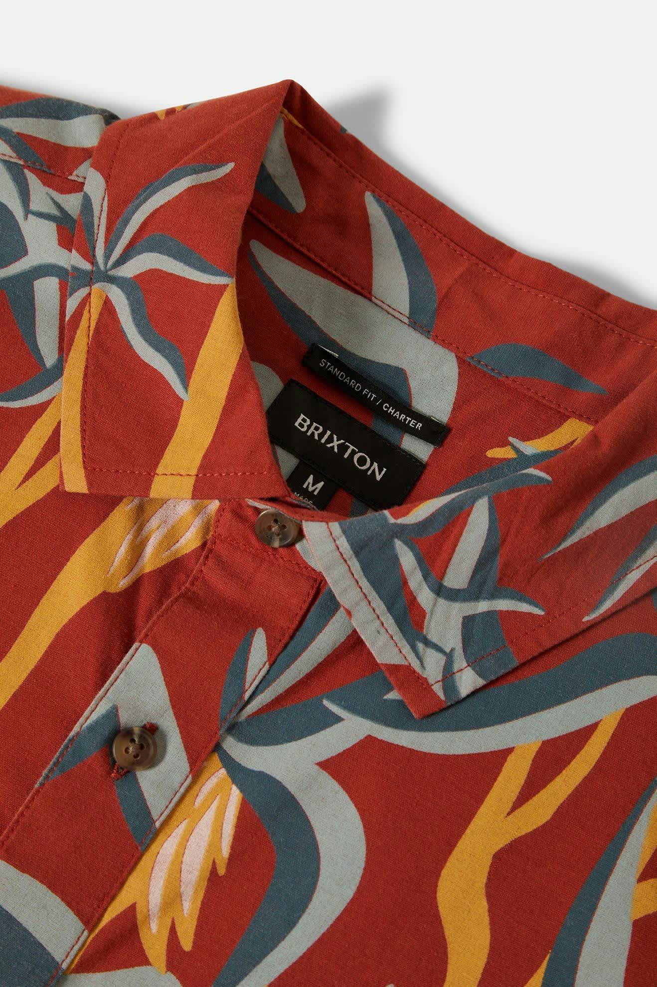 Men's Charter Print S/S Shirt in the color Dark Red Scenic Trip - Additional Laydown image