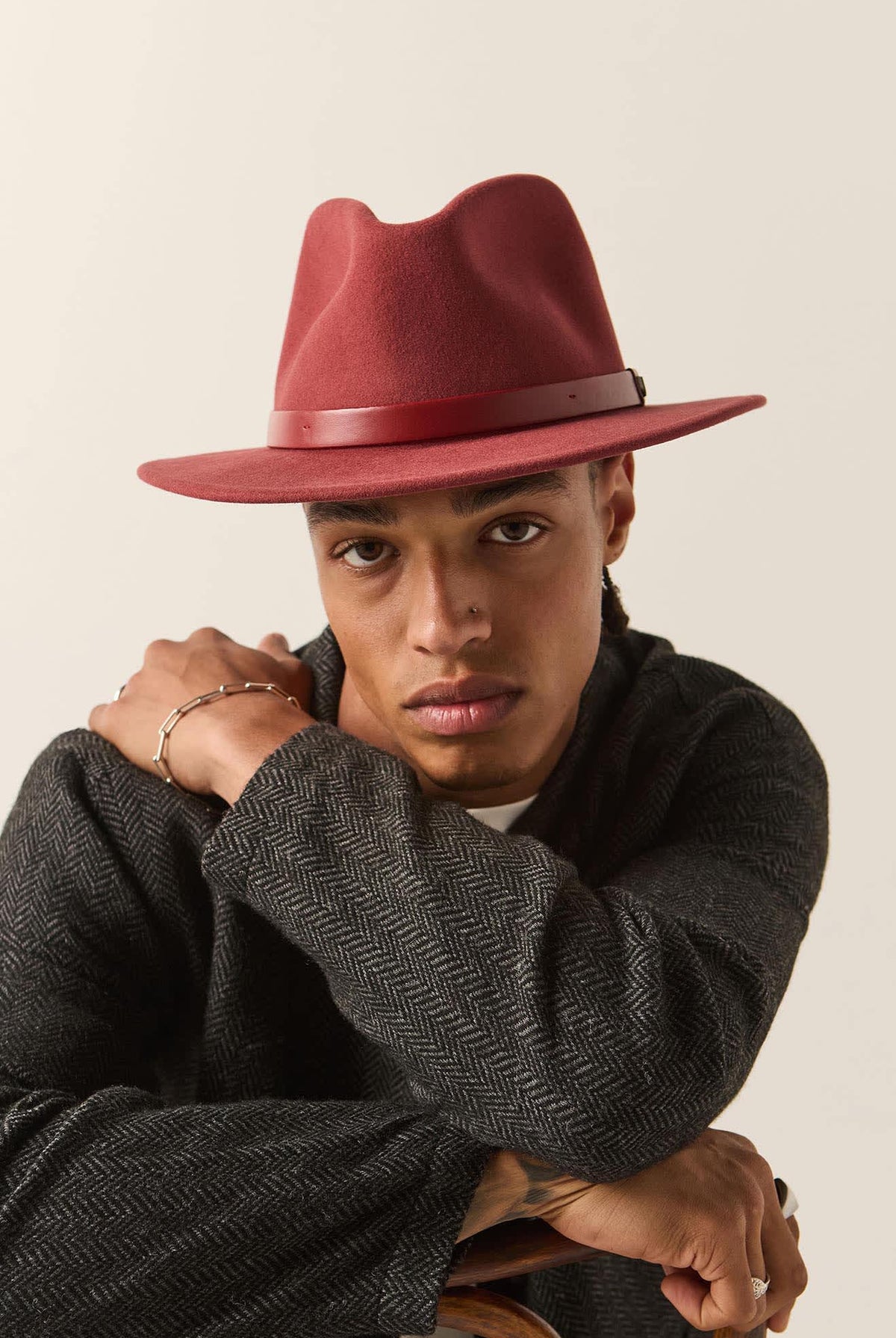 Unisex Messer Fedora in the color Dark Brick/Dark Brick - Men's Front View