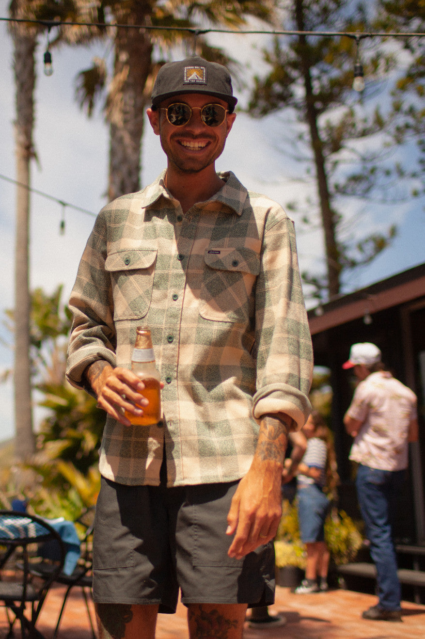 Men's Fit, Extra Shot | Bowery Stretch Water Resistant Flannel - Trekking Green/Oatmilk