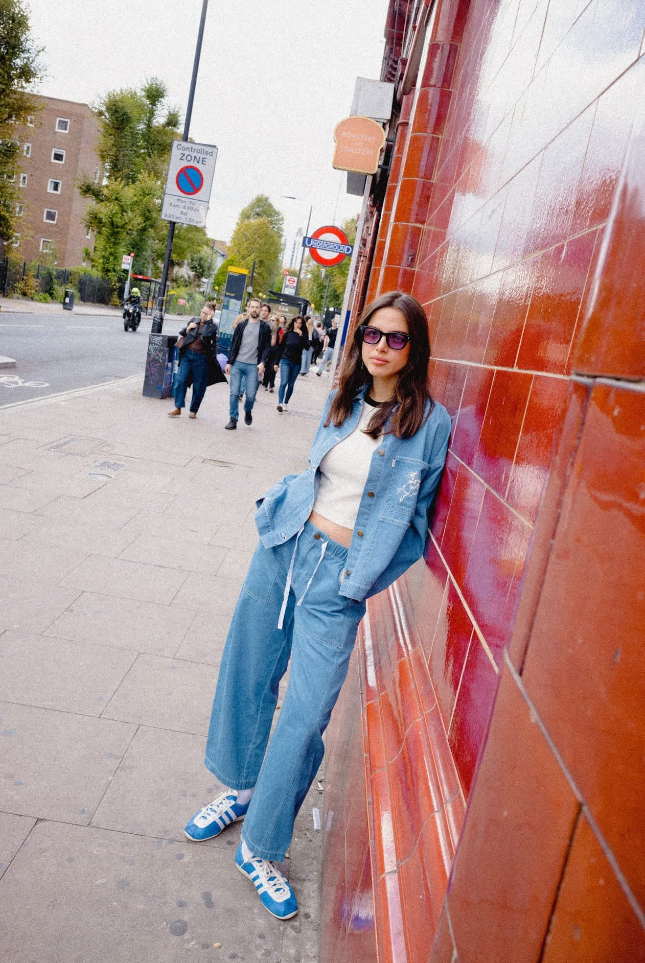 Women's Utility Everyday Barrel Pant in the color Light Stone Wash - Women's Lifestyle 3.0