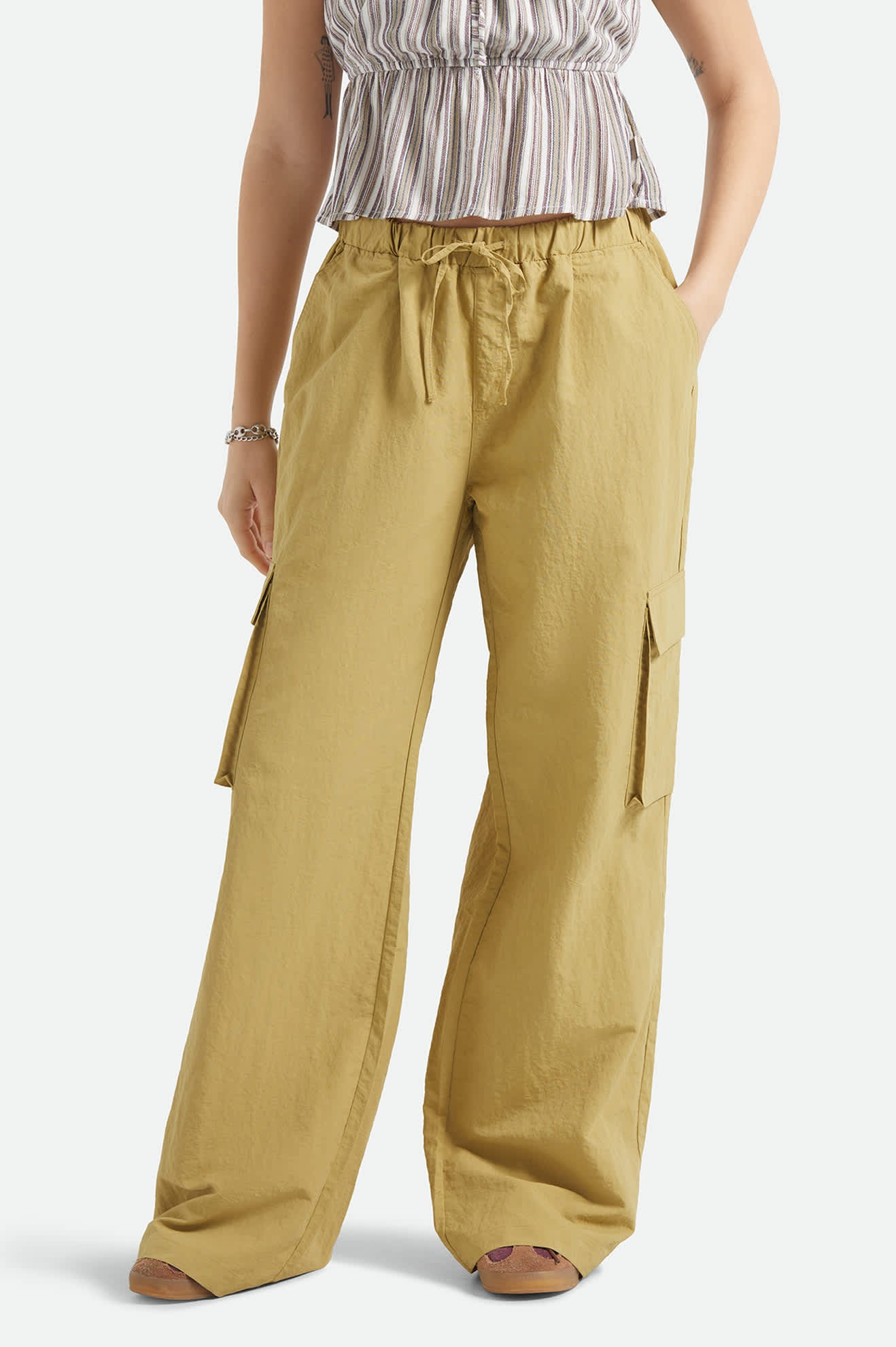 Women's The Jett Lightweight Cargo Wide Leg Pant in the color Olive Stone - Women's Front View