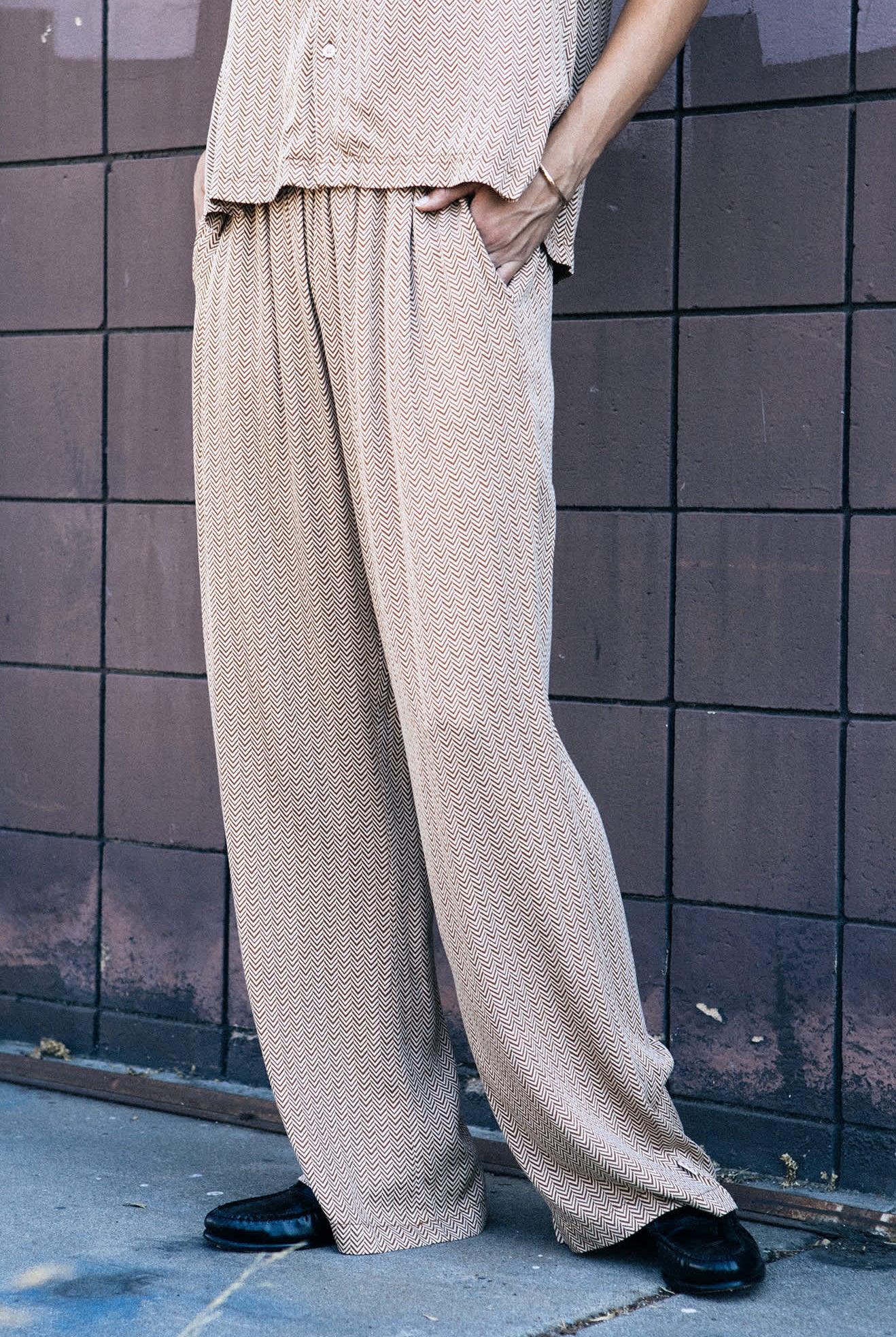 Women's Hudson Lounge Pant in the color Washed Copper/Whitecap - Men's Lifestyle image