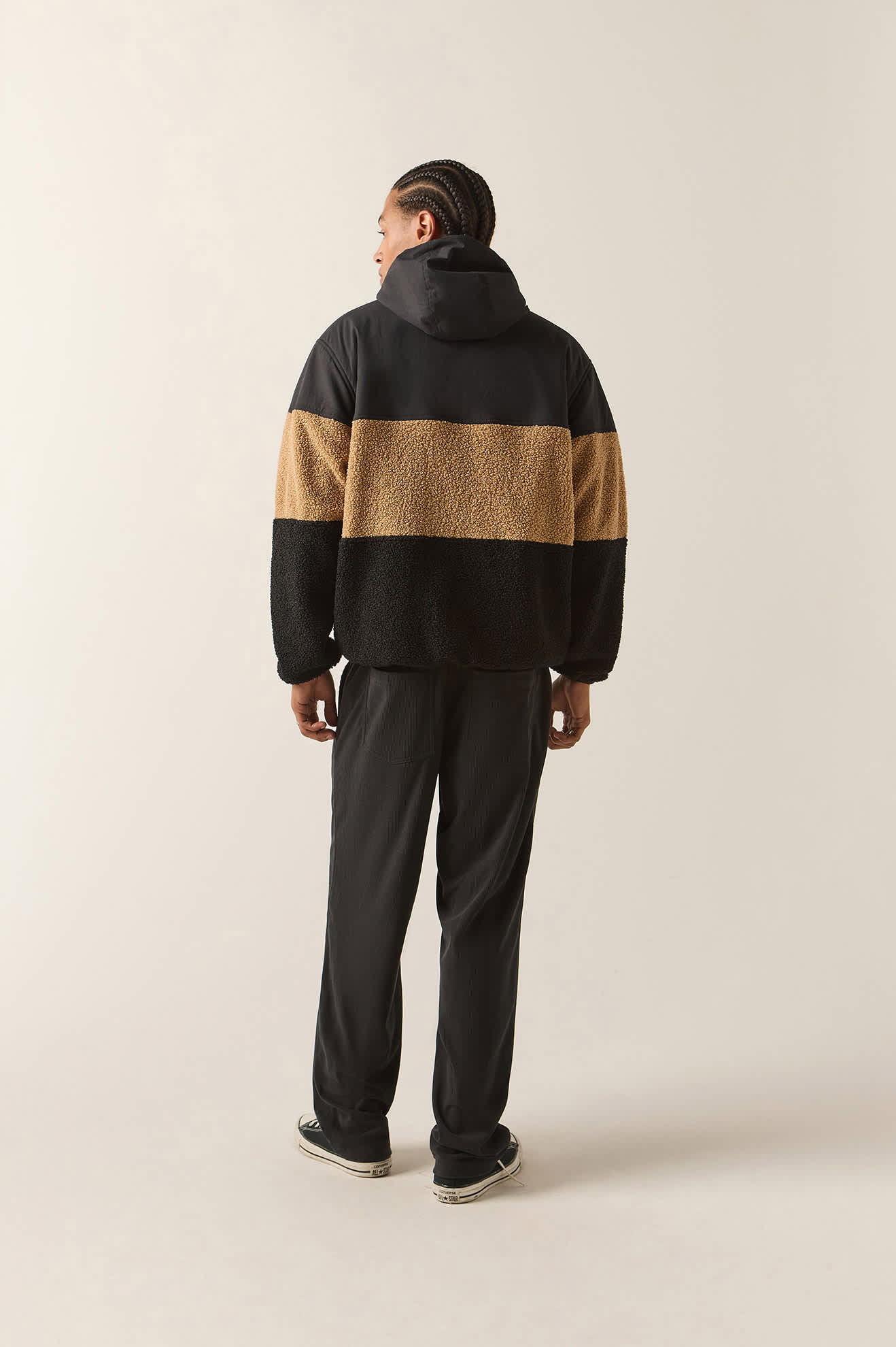 Men's Journey Tech Hoodie Fleece in the color Black/Sand - Additional Fit image
