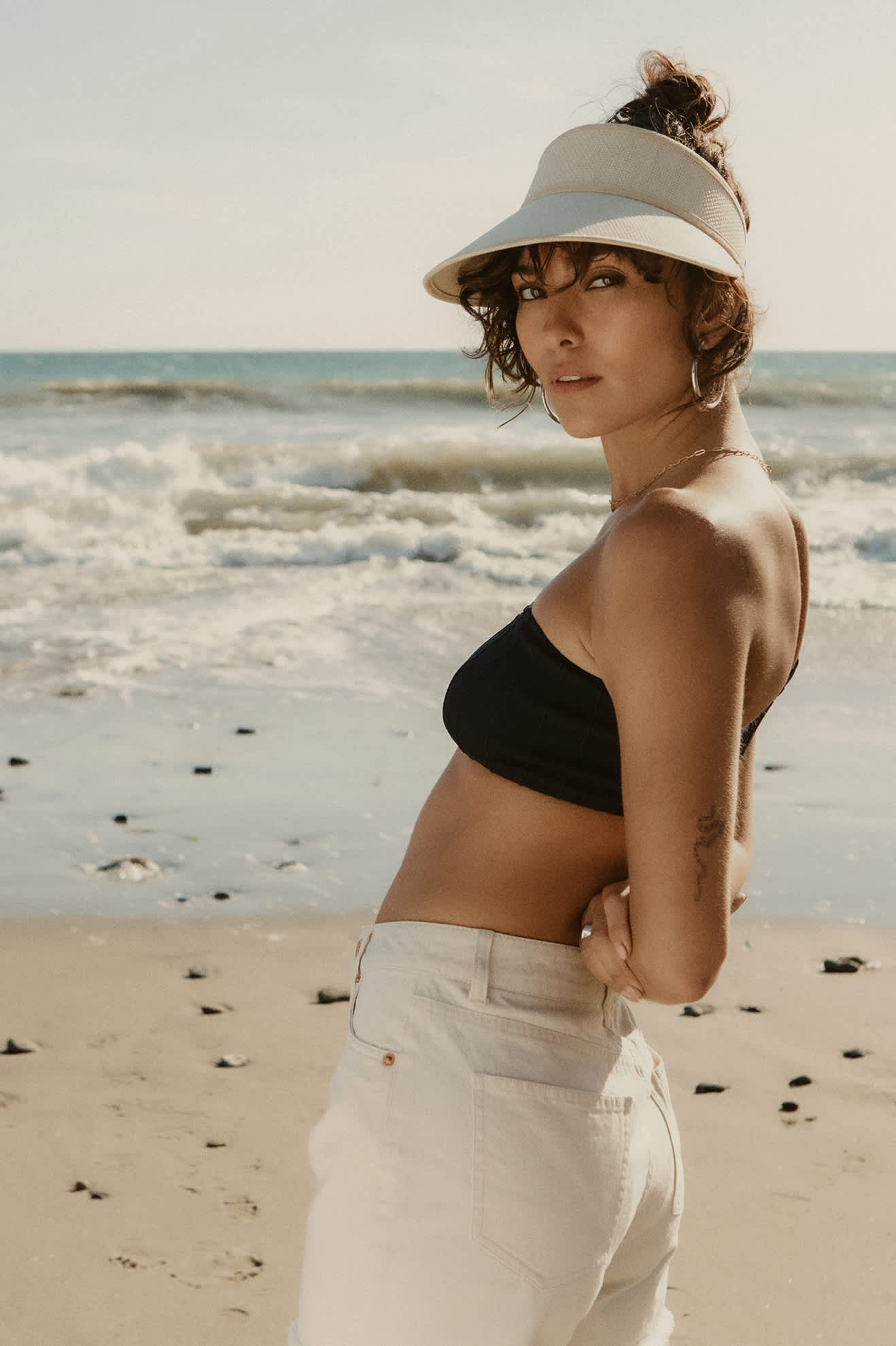 Women's Newport Straw Visor in the color Natural/Natural - Additional Fit image