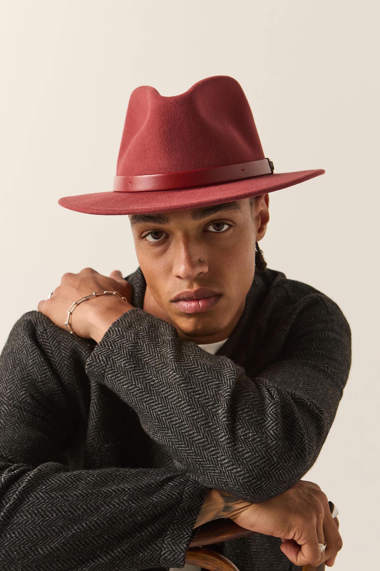 Unisex Messer Fedora in the color Dark Brick/Dark Brick - Men's Front View