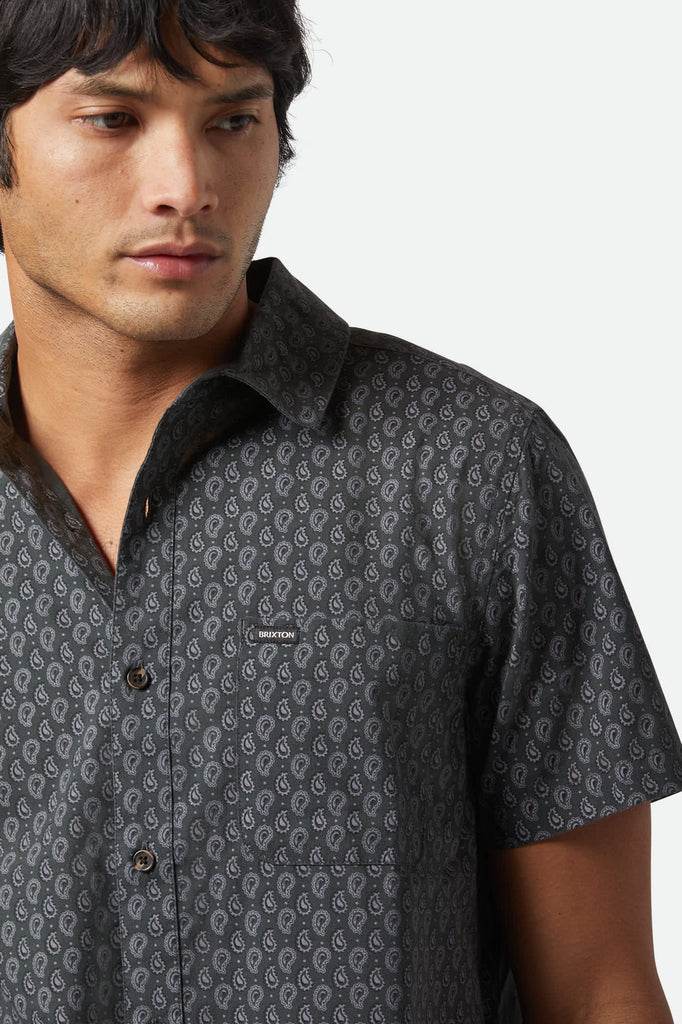 Men's Charter Print S/S Shirt in the color Washed Black/Paisley - Additional Fit image