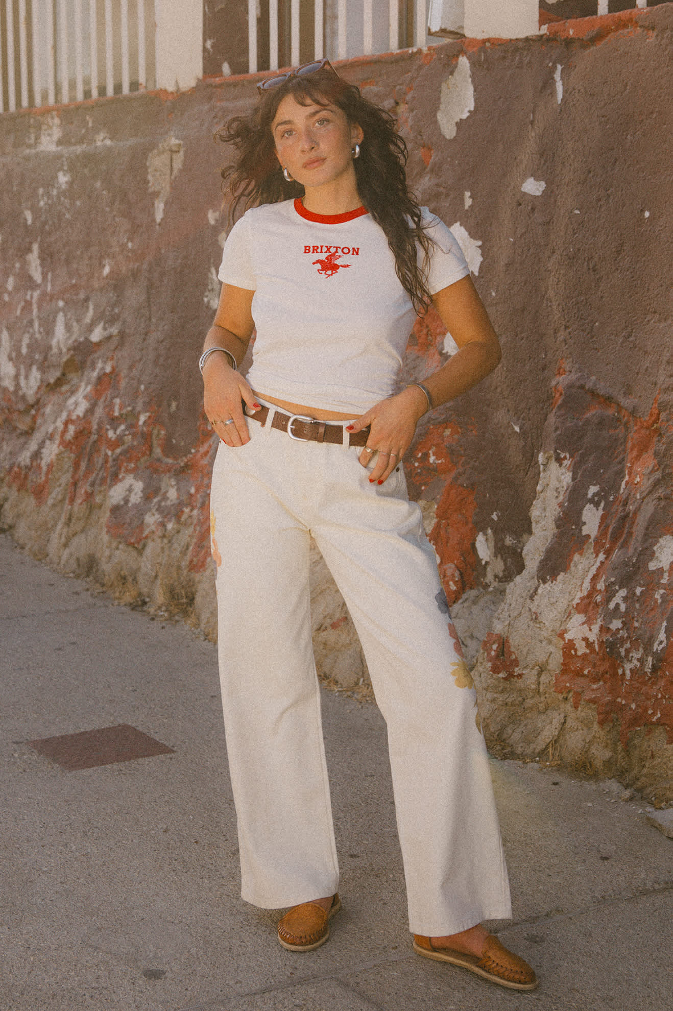 Women's Pegasus Slim Crew T-Shirt in the color Vintage White - Men's Lifestyle image