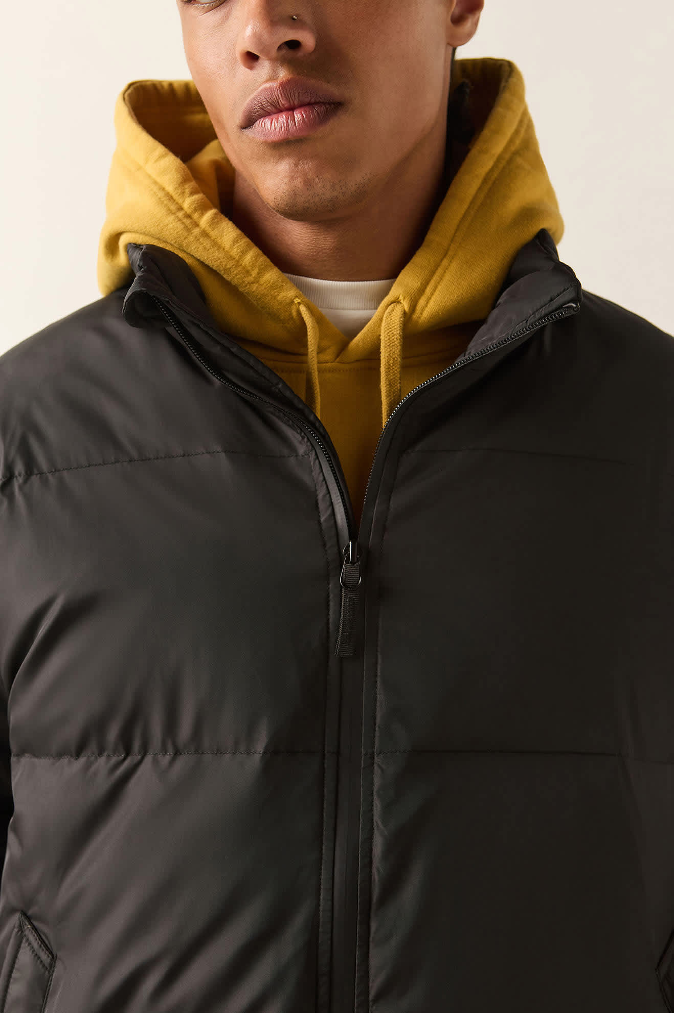 Men's Journey Puffer Jacket in the color Black - Additional Fit image