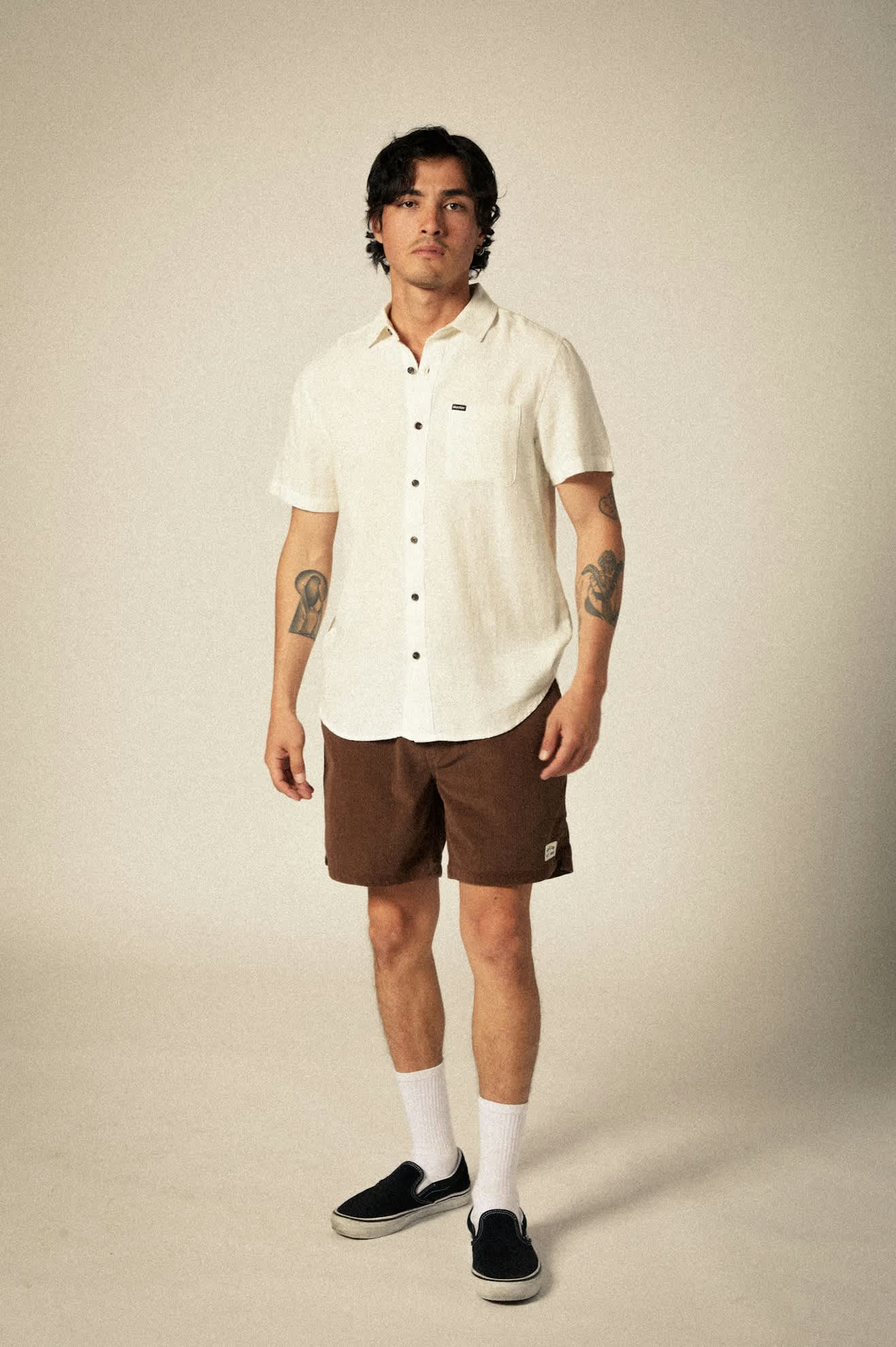 Men's Charter Organic Cotton Linen Blend S/S Shirt in the color Egret White - Additional Fit image